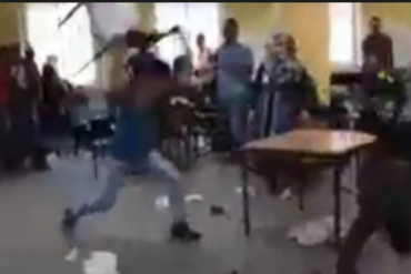 Den Korte Avis | Podcast: Samtale mellem Mikael Jalving og Stefan Herman om skolen uden grænser – ‘engang slog lærerne eleverne, i dag er det omvendt’