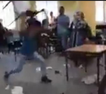 Den Korte Avis | Podcast: Samtale mellem Mikael Jalving og Stefan Herman om skolen uden grænser – ‘engang slog lærerne eleverne, i dag er det omvendt’