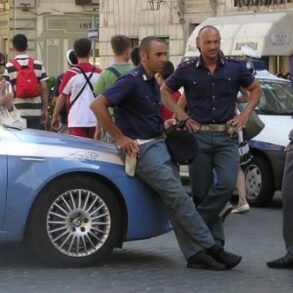 Den Korte Avis | Rædselsangreb i Rom: Migranter gruppevoldtog 18-årig pige foran hendes kæreste