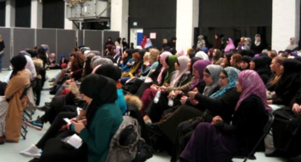 Den Korte Avis | Socialdemokraterne vil sammen med de borgerlige forbyde kønsopdelte møder i kommunens lokaler – de politisk korrekte var imod forslaget