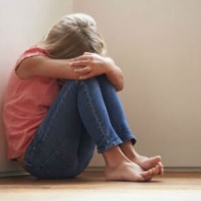 Den Korte Avis | Tiden læger ikke alle sår: En 77-årig mand idømt fængsel for sexovergreb mod et barn for 7-8 år siden