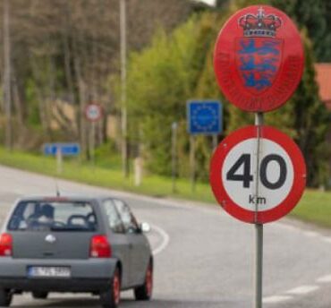 Den Korte Avis | To afghanere forsøgte at komme ind i Danmark som tyrkiske statsborgere – men i grænsekontrollen opstod der et lille problem