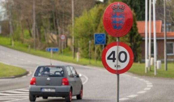 Den Korte Avis | To afghanere forsøgte at komme ind i Danmark som tyrkiske statsborgere – men i grænsekontrollen opstod der et lille problem