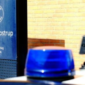 Den Korte Avis | To indvandrere er sigtet for drab i Ishøj – under retssagen opstod der masseslagsmål, å politiet måtte trække kniplerne