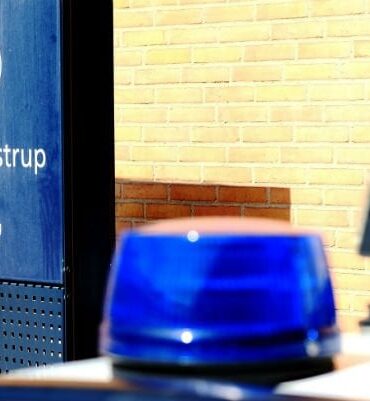 Den Korte Avis | To indvandrere er sigtet for drab i Ishøj – under retssagen opstod der masseslagsmål, å politiet måtte trække kniplerne