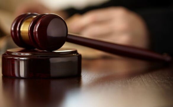 Den Korte Avis | Udsat for vold og seksuelle overgreb: En alvorligt handicappet dreng under 12 år groft misbrugt af sin omsorgsperson – nu er der faldet dom