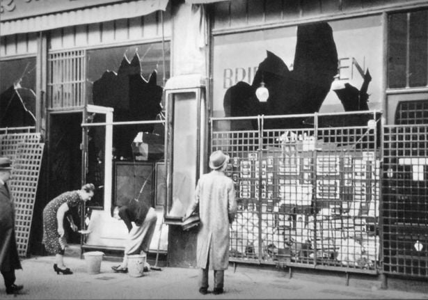 Den Korte Avis | Under Krystalnatten i Tyskland den 9. november 1938 blev jøders butikker smadret, tusinder blev arresteret og mange myrdet