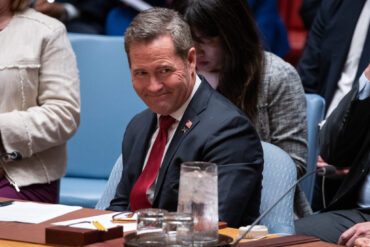 Den amerikanske ambassadør ved FN, Waltz, afslører Trumps plan om at "Make the UN Great Again"