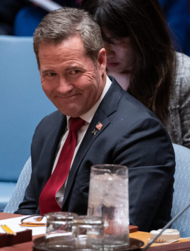 Den amerikanske ambassadør ved FN, Waltz, afslører Trumps plan om at "Make the UN Great Again"