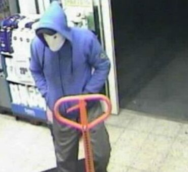 Fire rumænske mænd stjal med arme og ben i byggemarkeder og supermarkeder