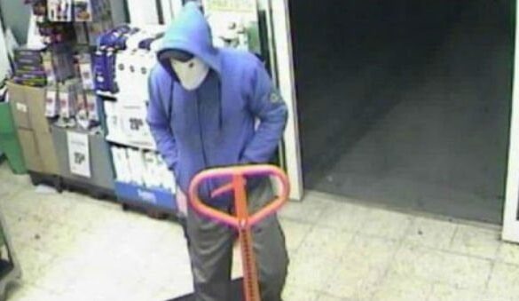 Fire rumænske mænd stjal med arme og ben i byggemarkeder og supermarkeder