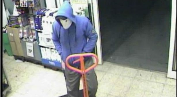 Fire rumænske mænd  stjal med arme og ben i byggemarkeder og supermarkeder