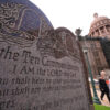 Føderal dommer i Texas fjerner de ti bud fra skolerne