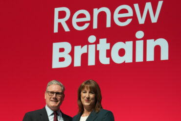 Rachel Reeves styrer stadig det britiske skib mod økonomisk ruin