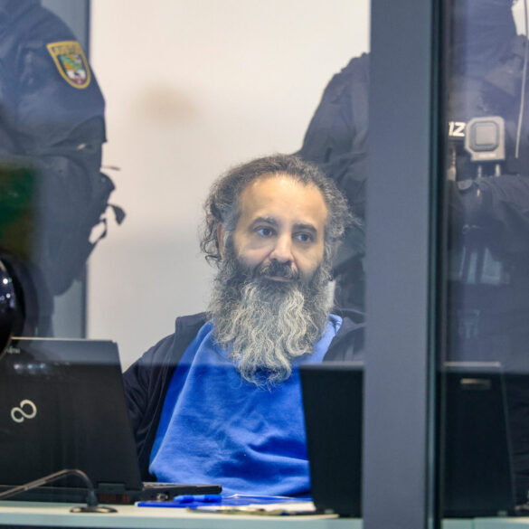 Retsagen om det død­bringende angreb på tysk jule­marked begynder