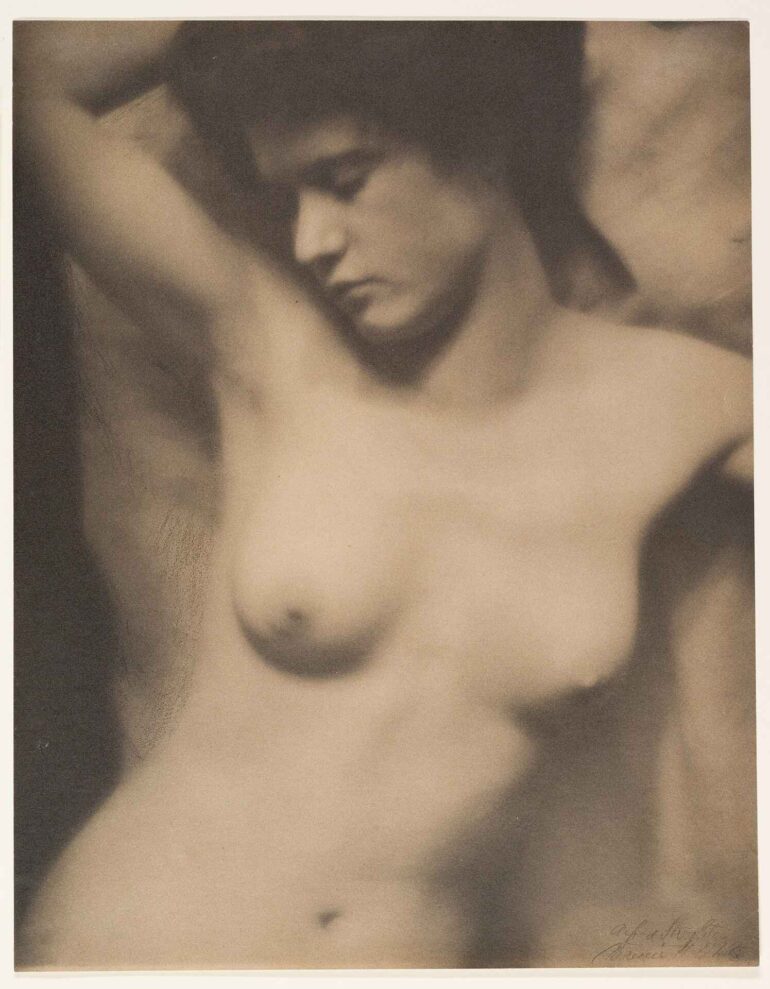Torso (1907).