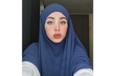 Den Korte Avis | 18-årig ville ikke gå med det islamiske tørklæde: Nu er faderen og to brødre anklaget for at myrde hende på bestialsk vis – flere æredrab i Holland