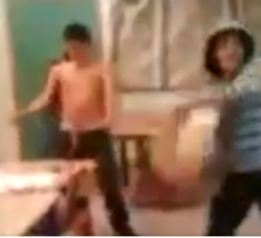 Den Korte Avis | Eleven sagde: ‘Jeg sværger ved min mor, jeg smadrer dig’, og så blev læreren fyret – to nye bøger om multikultur i Sverige