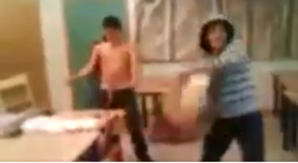 Den Korte Avis | Eleven sagde: ‘Jeg sværger ved min mor, jeg smadrer dig’, og så blev læreren fyret – to nye bøger om multikultur i Sverige