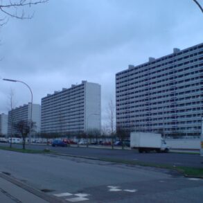 Den Korte Avis | Mand af somalisk afstamning myrdede sin mor i 2014 – nu har han kastet sin 2-årige halvbror i døden fra 7. etage i Høje Gladsaxe