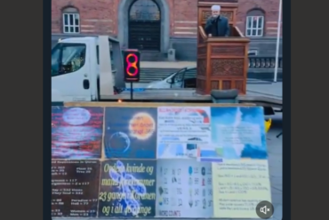 Den Korte Avis | Midt på Rådhuspladsen i København var der opstillet en slags moské, og en imam læste op af Koranen