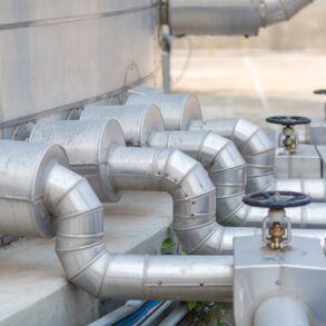 Den Korte Avis | Opsigtsvækkende udvikling: EU-landene er enig om at stoppe med at købe gas i Rusland fra 2027