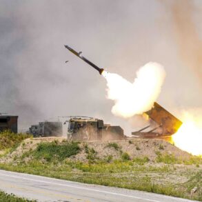 Den norske regeringen skaffer milliarder til nye ubåde og missiler