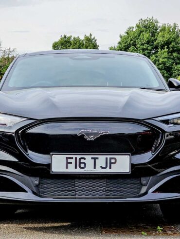 Ford parkerer største­delen af sin flåde af elbiler