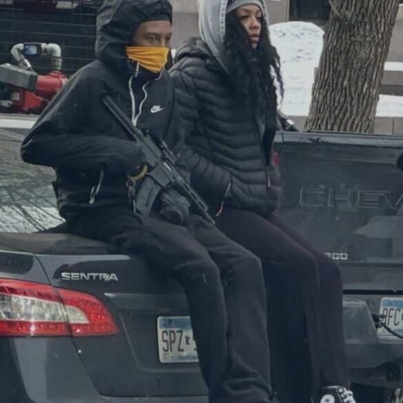 -1.500 soldater står klar til at blive indsat i Minneapolis