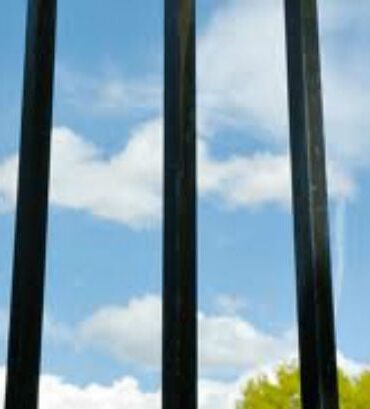 Den Korte Avis | Bagmand styrede narkoring fra fængsel og importerede langt over et kvart tons amfetamin – kan nu se frem til en kvart menneskealder bag tremmer