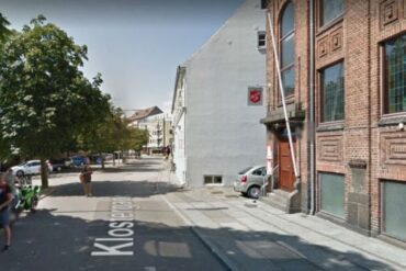 Den Korte Avis | Den ene sparkede politiet og den anden trak kniv mod dørmand – aggressive typer i det aarhusianske natteliv