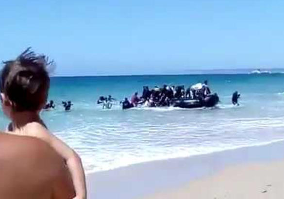 Den Korte Avis | Den spanske regering giver opholdstilladelse til over 500.000 illegale indvandrere – en del af dem kan bevæge sig mod Danmark