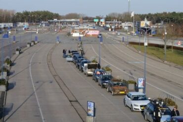 Den Korte Avis | En ulovlig køkkenkniv blev ekstrem dyr for en polak – men han havde masser af penge på lommen og betalte uden et kny