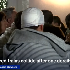 Den Korte Avis | Højhastighedstog afsporet i Spanien – 39 døde