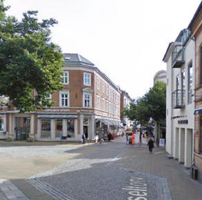 Den Korte Avis | Kolding: Mand stak betjent i maven med isoleringskniv – nu er han udvist af Danmark