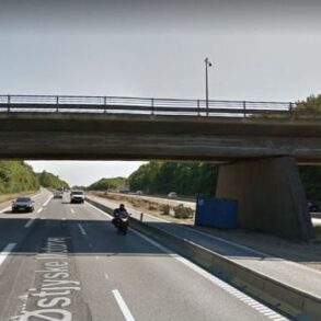 Den Korte Avis | Politiet ville stoppe en bil med fem rumænere – men de trådte bare speederen i bund