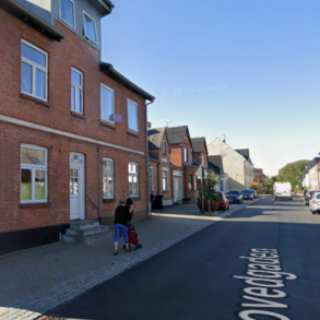 Den Korte Avis | Ung bilist med mørkt slikket hår og dansk med accent gik fuldstændig amok på 31-årig mand – man bliver rystet, når man hører årsagen