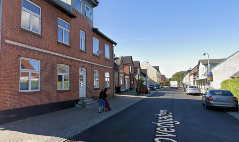 Den Korte Avis | Ung bilist med mørkt slikket hår og dansk med accent gik fuldstændig amok på 31-årig mand – man bliver rystet, når man hører årsagen