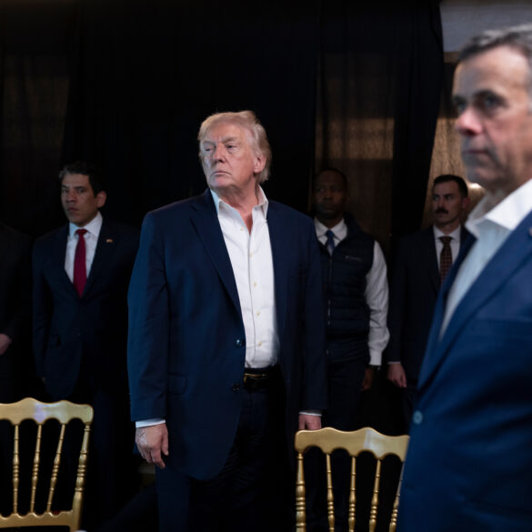 Det amerikanske imperium slår til