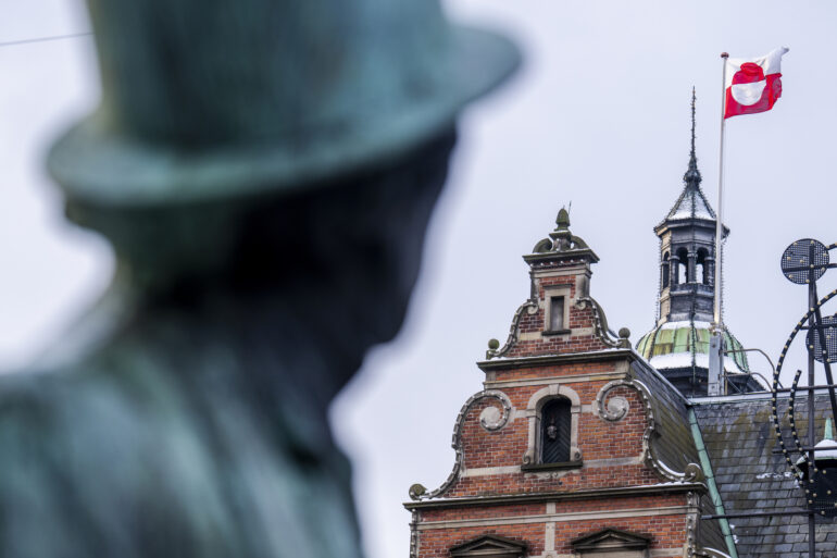 Hvornår overtager Trump Danmark?