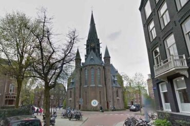 Ikonisk kirke i Amsterdam brændte ned til grunden nytårsaften