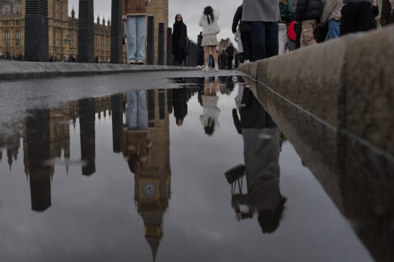 Keir Starmer aflyser lokalvalg, et angreb på det britiske demokrati