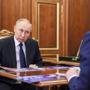 Den Korte Avis | Desperationen melder sig: Presset Putin har stadig større vanskeligheder med at finansiere sin krig