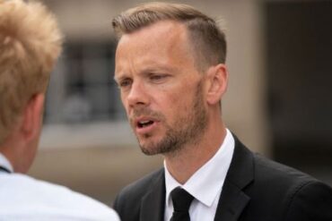 Den Korte Avis | Kriminelle storfamilier skal sidestilles med bandemedlemmer, siger regeringen