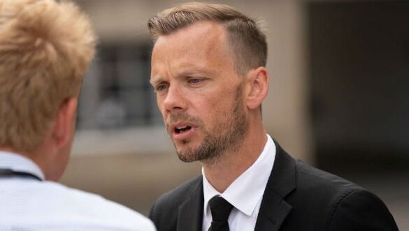 Den Korte Avis | Kriminelle storfamilier skal sidestilles med bandemedlemmer, siger regeringen