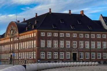 Den Korte Avis | Regeringen præsenterer 2035-plan: Et stærkt Danmark i en usikker verden