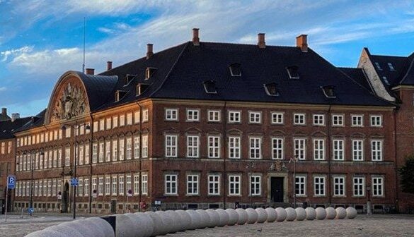 Den Korte Avis | Regeringen præsenterer 2035-plan: Et stærkt Danmark i en usikker verden