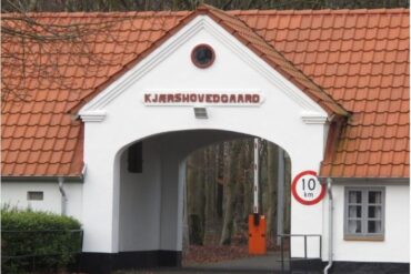 Den Korte Avis | Tre anholdt efter mistanke om falske penge – alle tre mænd er beboere på det omdiskuterede Udrejsecenter Kærshovedgård