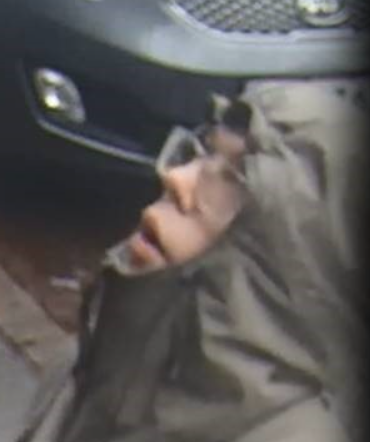 Han er mistænkt for at snyde tre forskellige til at udlevere deres hævekort