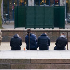 Den Korte Avis | 16-årig fra Sverige idømt 16 års fængsel for ledende rolle i tre forsøg på bandedrab